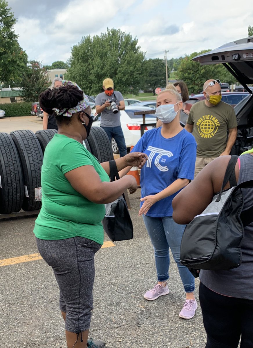 RockHill2970's tweet photo. Thank you to all of the members of Transformation Church for stopping by and giving our drivers and preloaders a bag full of awesome snacks to help keep us delivering! https://t.co/wjtaDDffzH