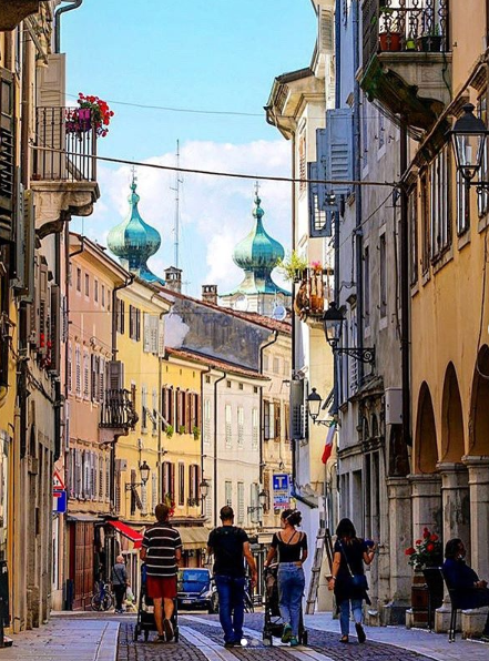 VisitFVG's tweet photo. #Gorizia, una città di frontiera ricca di fascino e storia 😮❗️

Vi piacerebbe conoscerla meglio?

Dall' #11luglio, ogni sabato, vi aspettiamo con le nostre visite guidate alla scoperta del suo passato glorioso

➡️ https://t.co/KFznOxdPVP

📷 @luatom https://t.co/BhbiSuySf8