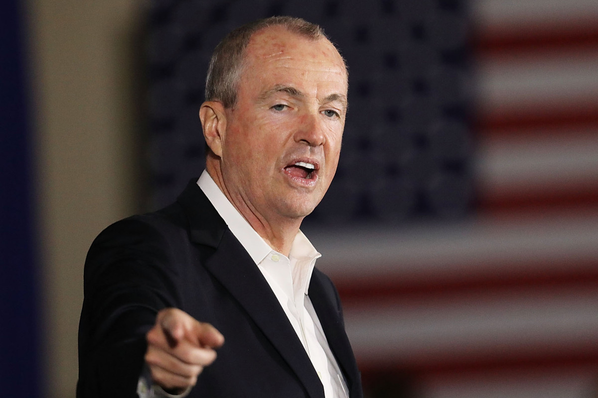 nypost's tweet photo. New Jersey will require face masks to be worn outdoors: Gov. Phil Murphy https://t.co/3Flf19FWey https://t.co/QCFb0ljNYU