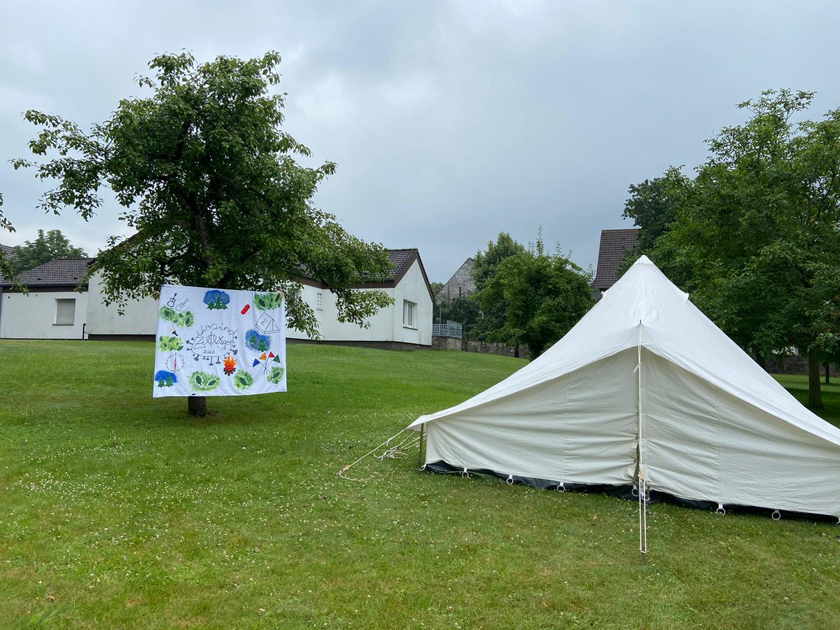 FLPoembsen's tweet photo. Liebe Zeltlagerfreunde, es ist so weit. Heute startet unser Onlinezeltlager 2020. Und wie es im Zeltlager nun einmal so ist wenn die Kinder anreisen, gibt es erstmal ordentlich was zu tun… Zum Beispiel das Lager einrichten. https://t.co/4FKf0Eip47 https://t.co/vI7QElUs1h