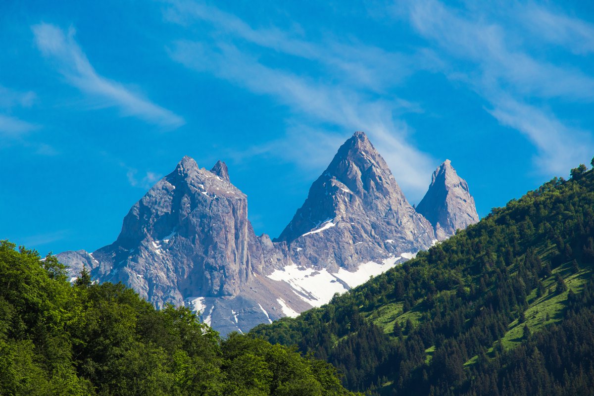 Coup d'oeil sur les #aiguillesdarves, sur la route direction Albiez, pour un séjour au grand air 🏔️
#tourisme #france #CetEteJeVisiteLaFrance