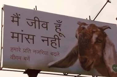 Ravinadhainsan's tweet photo. #IAmMeNotMeat बेजुबानों की जीव हत्या बंद होनी चाहिए। हर जीव को जीने का अधिकार है। किसी धर्म में नहीं लिखा की मांस खाना चाहिए। https://t.co/liXvljjFnv