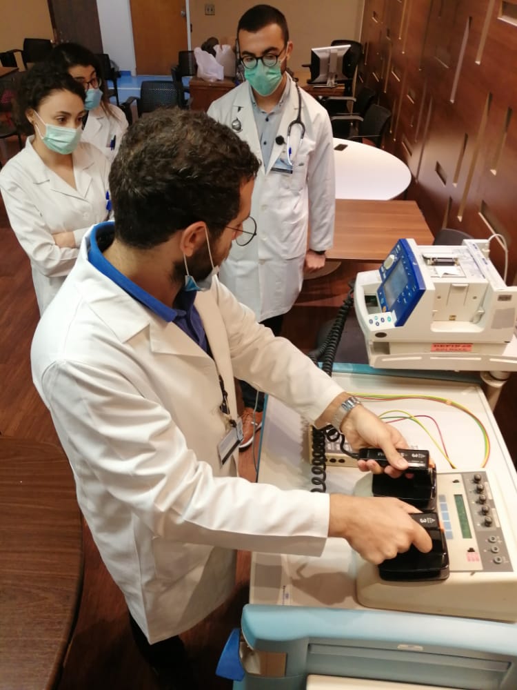 DAWSIM_AUBMC's tweet photo. Training on residents on life saving interventions like defibrillation. Although we rarely use these skills (fortunately), when we do need them- they are life saving. No room for error.
#Simulation #medicine #education #meded #science #healthcare #health #technology #Training https://t.co/lyyuSm62kU
