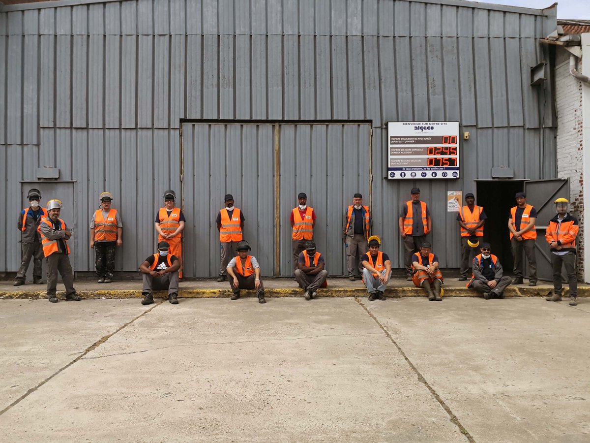 AlgecoSAS's tweet photo. [#SAFETYBREAK] Pause #sécurité de 30 minutes pour l'ensemble des salariés d'Algeco Group aujourd'hui à 11h30. 
Chez @AlgecoSAS, nos 800 collaborateurs se sont donc engagés pour travailler en toute sécurité à chaque instant.
#Fiers #Engagements2020PourSauverdesVies
@asalmon1966 https://t.co/i4AGk2jabT