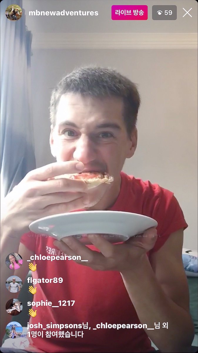 sophie_1217's tweet photo. 클래스 끝내고 🍕랑 ☕️ 먹는데 이렇게 귀여울 일이냐고요😍💕

#dominicnorth #dommynorth https://t.co/QezLjfLaZP