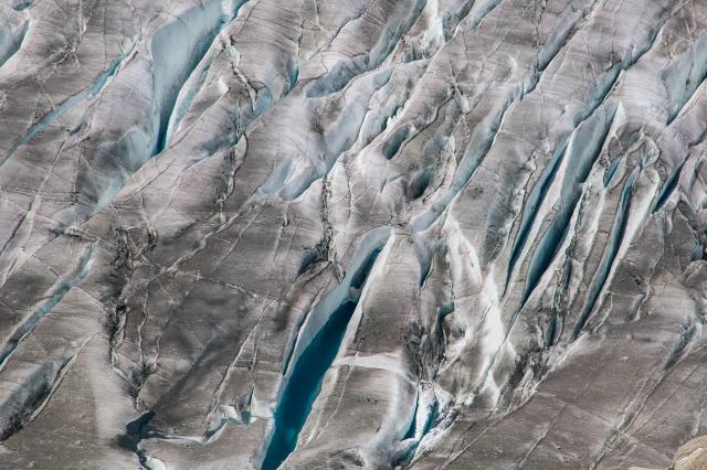 Gletscherschmelze durch Erderwärmung...

... um 17 % ging das  Eisvolumen der Alpen in den letzten 20 Jahren zurück. Trinkwasserknappheit, Bodenerosionen, Verlust von Lebensräumen+Arten etc. sind die Folgen: Erderhitzung stoppen durch Dekarbonisierung. 

kurzlink.de/FGZ/Themen