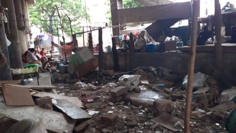UrbanPlannerNED's tweet photo. On July 6th, 2020, the homes of hundreds of women & children in the #LillyBridge Basti, #Karachi were bulldozed, putting all inhabitants at risk of death & disease during COVID-19 pandemic & onset of harsh windstorm and rainfall
@KarachiUrbanLab
@StopEvictionKHI
@CommissionerKhi https://t.co/SCt5YUIkxW