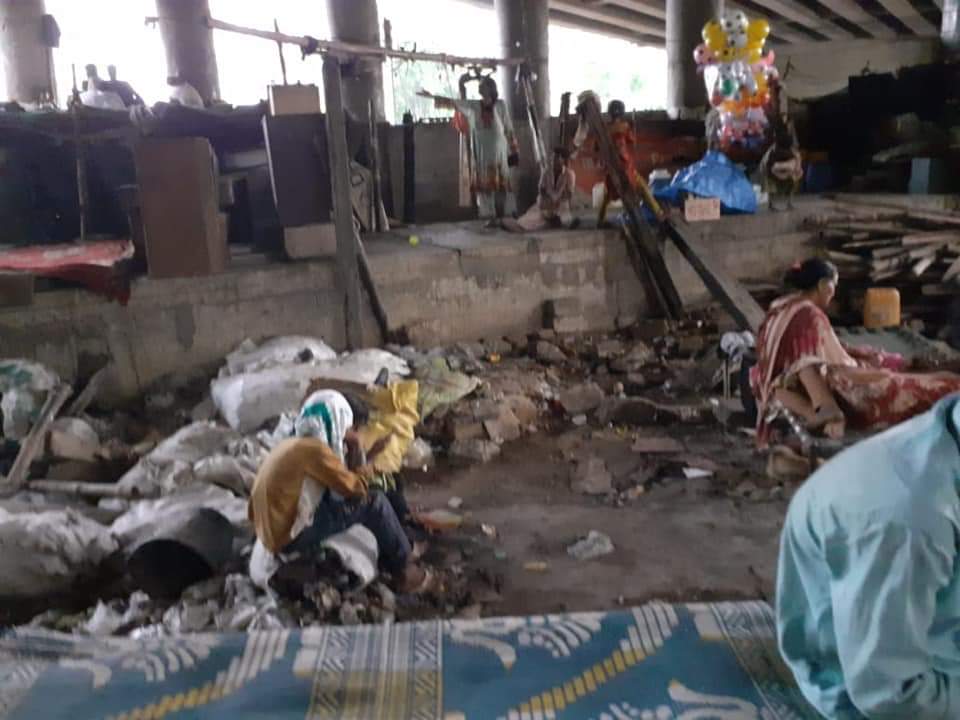 UrbanPlannerNED's tweet photo. On July 6th, 2020, the homes of hundreds of women & children in the #LillyBridge Basti, #Karachi were bulldozed, putting all inhabitants at risk of death & disease during COVID-19 pandemic & onset of harsh windstorm and rainfall
@KarachiUrbanLab
@StopEvictionKHI
@CommissionerKhi https://t.co/SCt5YUIkxW