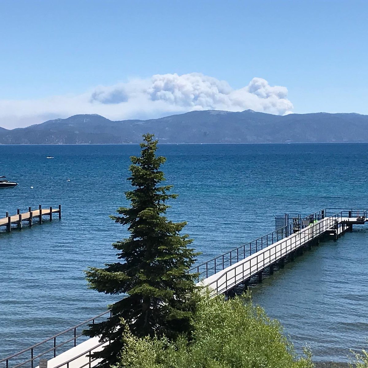 NTFPD_'s tweet image. Smoke from the #NumbersFire as seen from #Tahoe.