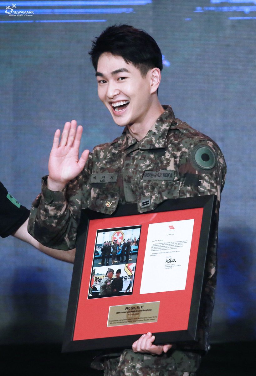  ONEW’S BACK dearest jinki,welcome home! welcome back! i slept today while listening to voice, then i woke up to the news that you’re discharged already. i prepared for this day—but no preparation could ever be enough. we are happy that you’re back, jinki! yours,triz