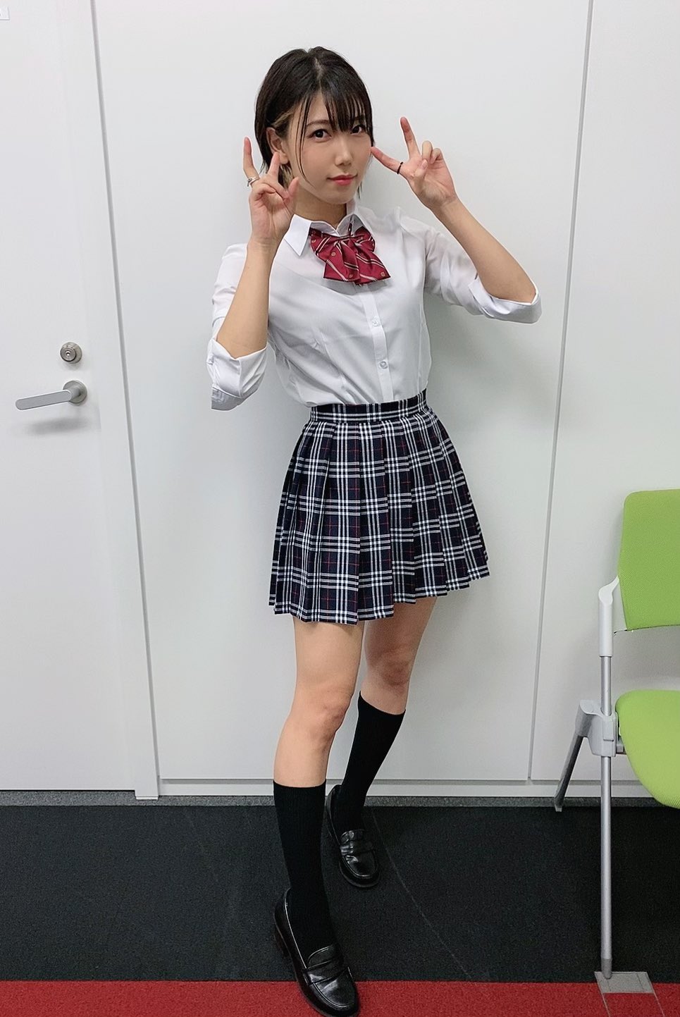 セール 取扱 店 芝崎典子 安井咲希 相坂優歌 直筆サイン色紙 アイドル