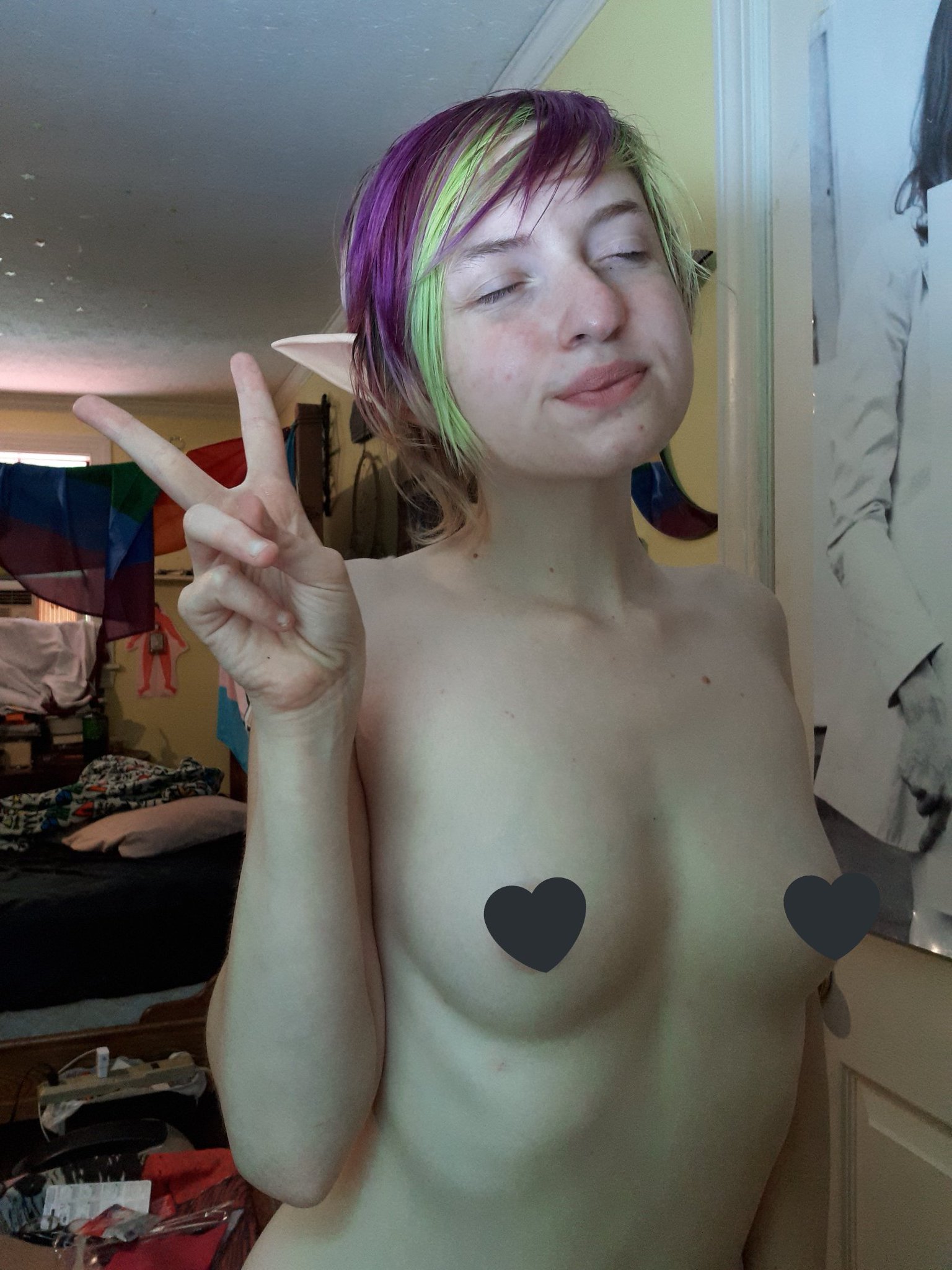 1 pic. Cute elf boy???♂? 
I love these ears sm?

#ftm #twink #femboy #elf #elfboy #kawaii #nsfwtwitter