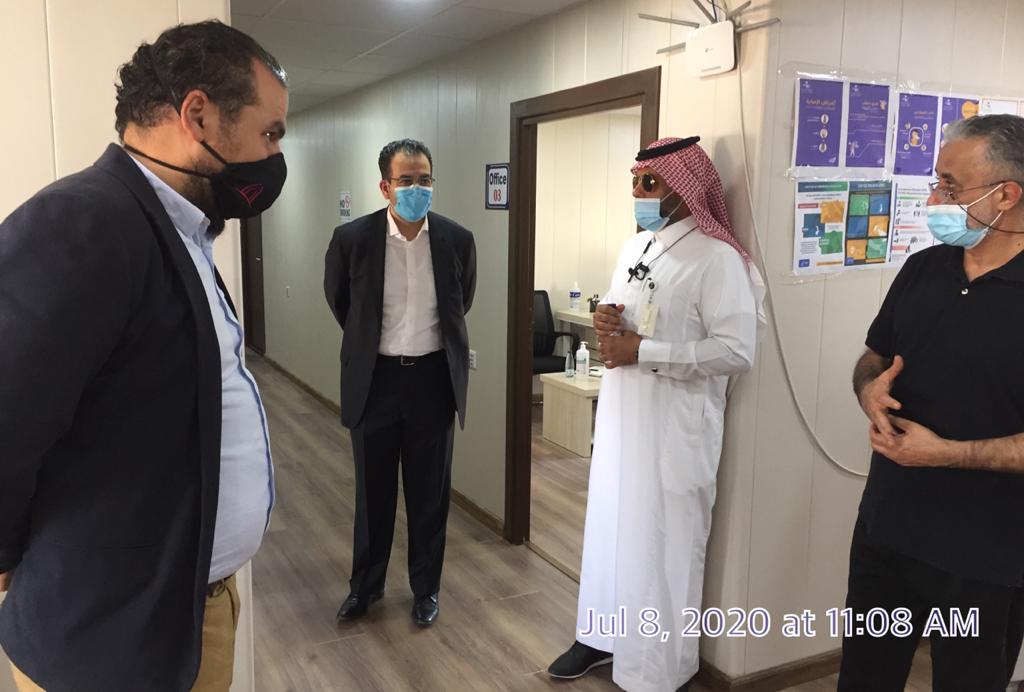 جانب من اطلاع الرئيس العام والرئيس التنفيذي للمركز الوطني لتنمية الغطاء النباتي ومكافحة التصحر الدكتور خالد بن عبدالله بن محمد العبدالقادر على سير عمل المشاريع