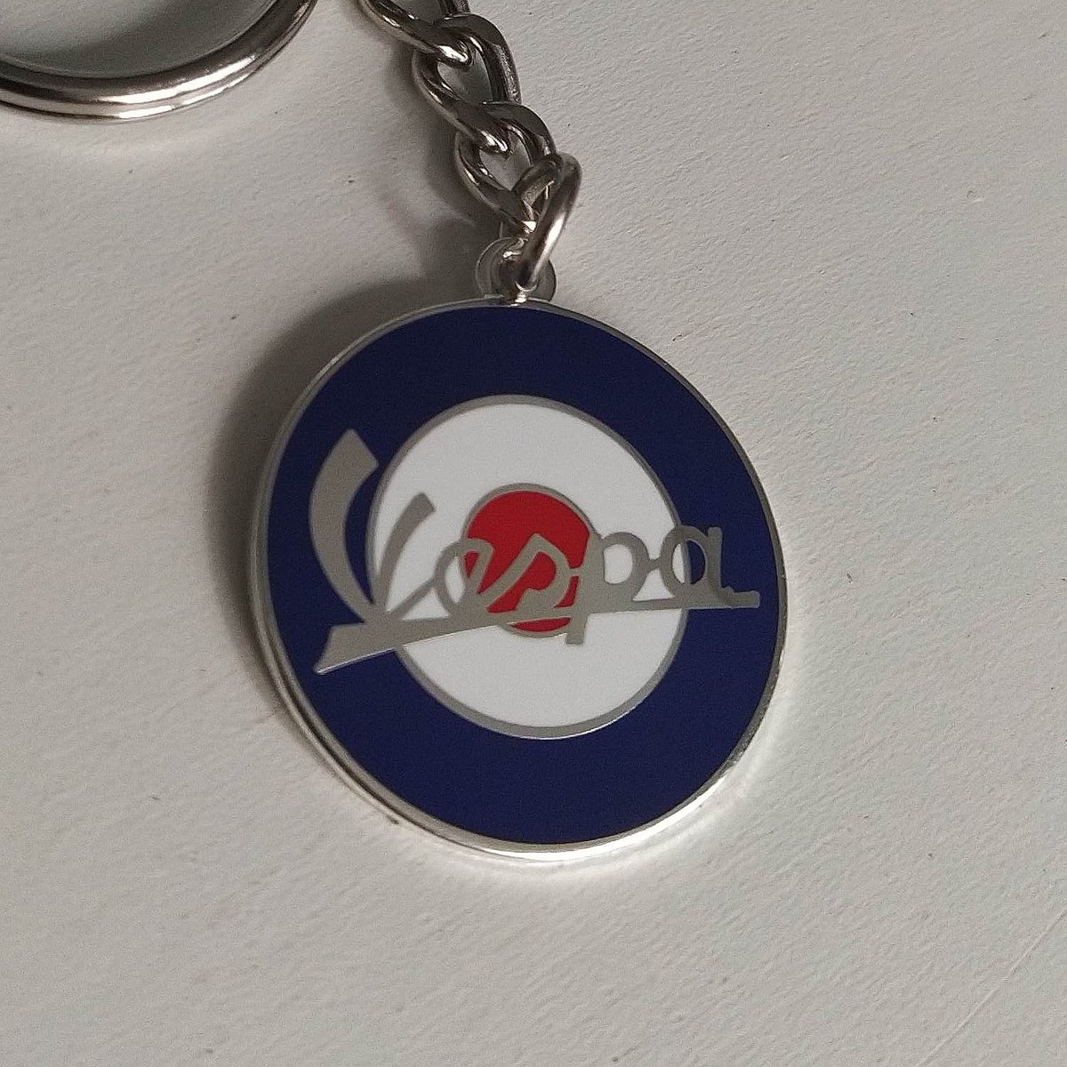 ScooterUpBCN's tweet photo. Vespa Keychain
•
orders by private message
•
•
#vespa #vespaclassic #scooteristcrazy #scooterist #vespalovers #vespamod #mod #modtarget #vespaprimavera https://t.co/nawfE94Yb3