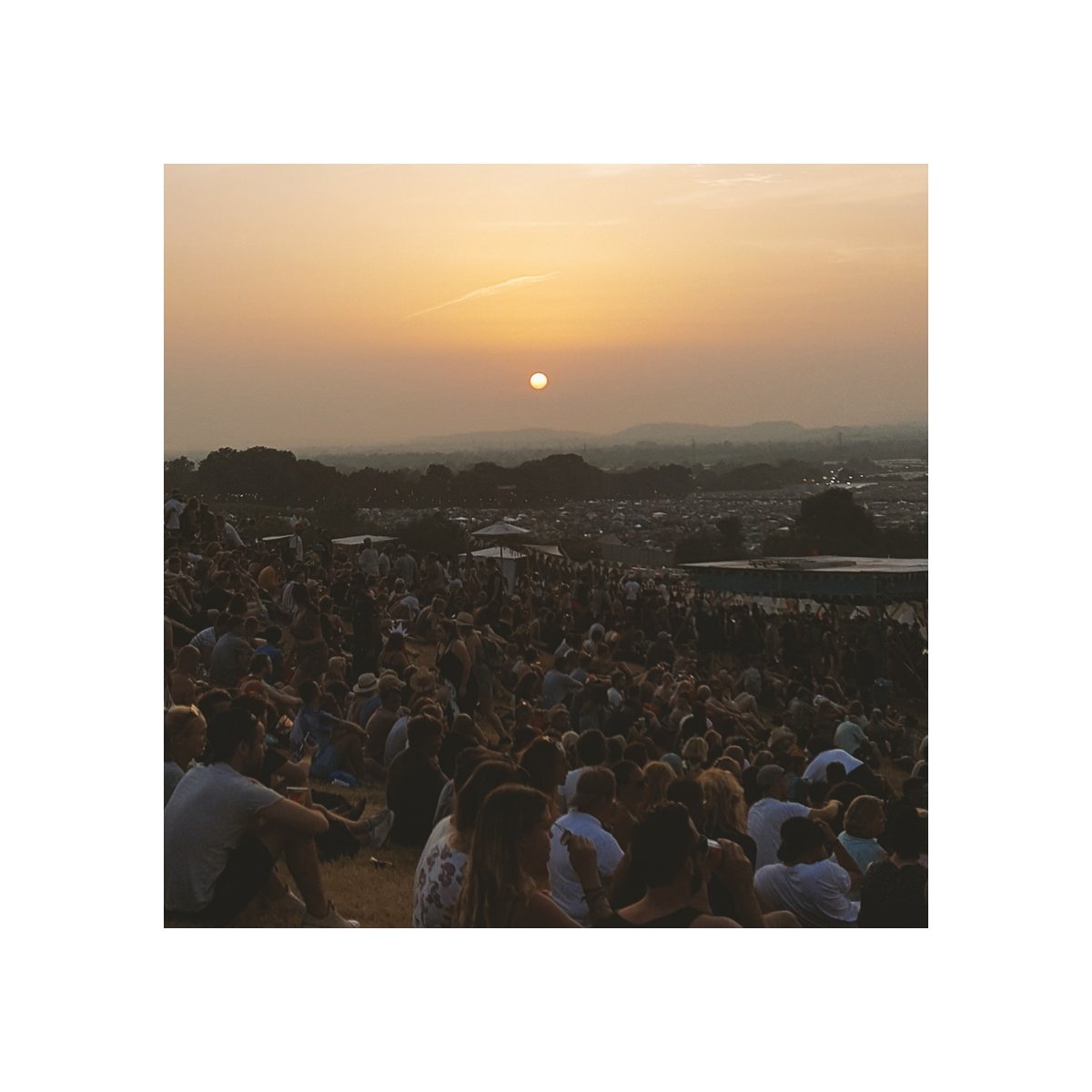 WHERE HAS THE SUMMER GONE?
I am not loving the cold and rainy weather at the moment, I miss the hot summer sun. Next week I will be going to #Norfolk for a nice few days break and I am massively looking forward to it! Let's hope the sun makes an appearance ✌☀️
#summervibes