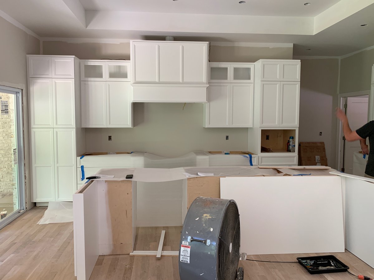 ChrisGormanHome's tweet photo. Cabinets are in and looking beautiful! 

 #chrisgormanhomes#customhomebuilder#homebuilder#professional#buyahouse#business#email (property sold) https://t.co/8eksaxMRqt