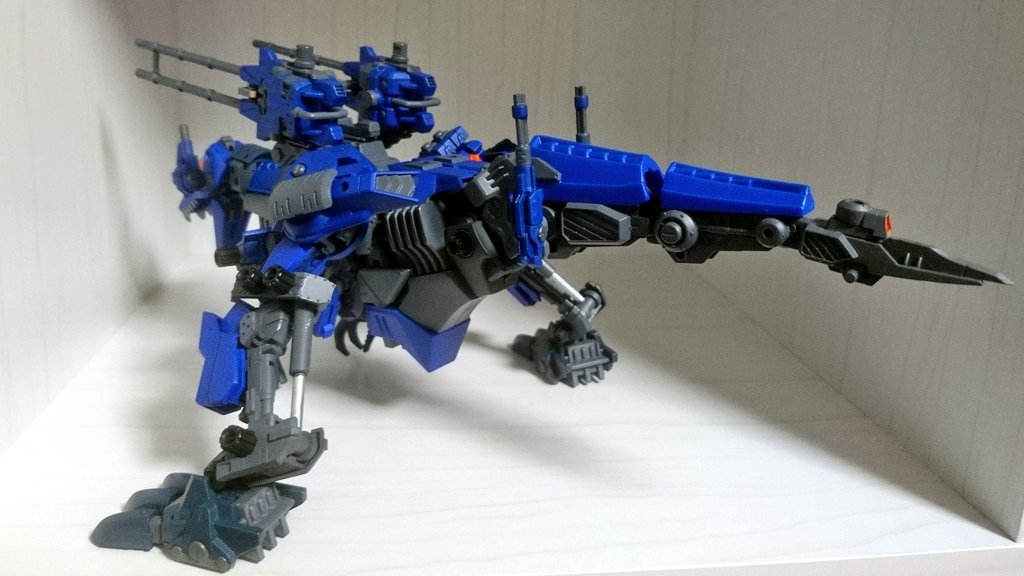 開脚はこの位。アクションしてなんぼのアロサウルスなら十分かなぁ
荷電粒子砲みたいに一直線とまではいかないけど