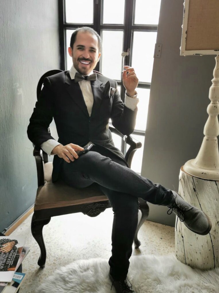 JcaTalents's tweet photo. Christopher Cardenas @Christoph_cg5 en sesión fotográfica para Postal Magazine
Stylist @soypaolanajera
Diseños @paolanajeramx
Accesorios @paolanajeracaballero
#jcatalents #jcaprofile #thisisjcatalents #actor #shooting #moda #entrevista #postalmagazine #photooftheday https://t.co/smYKYxwJhO