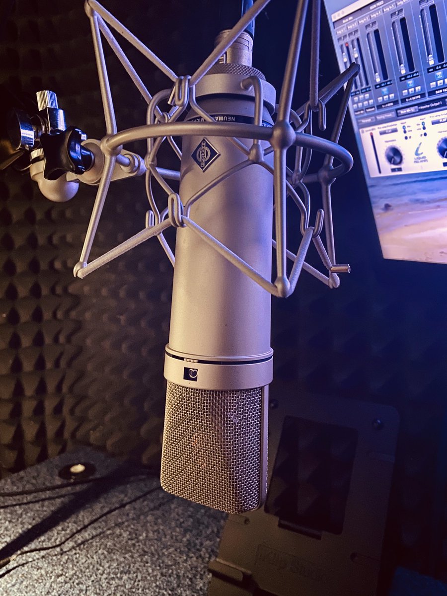 male_voiceover's tweet image. Updated the studio microphone this week. #boystoys #neumannU87
