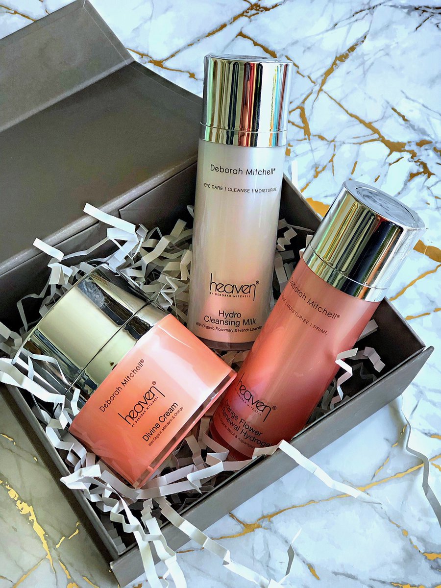 heavenskincare's tweet photo. If you wake up with dry skin, change your bedtime routine, not the morning one. It’s easier to head off dryness at night than to reverse it the next day https://t.co/BwAzLGG56A
