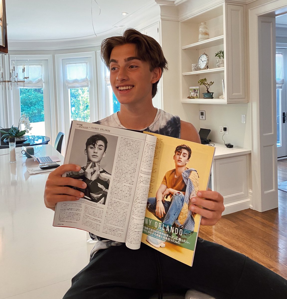 johnnyorlando's tweet photo. look who it is! thank you @inrock 🇯🇵 https://t.co/C5Izkr6SxM