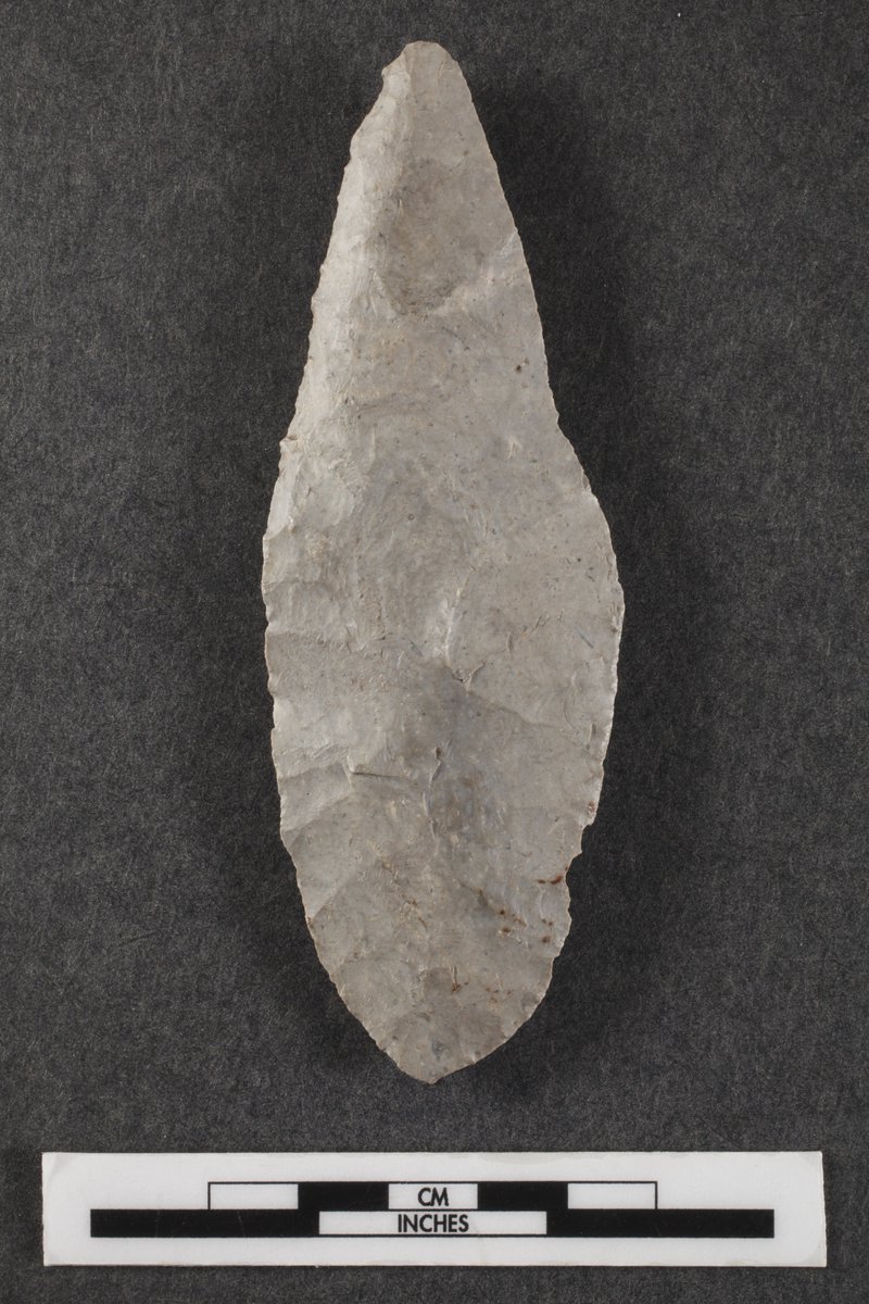 kansashistory's tweet photo. Eric Skov, contract archeologist, chose this artifact from Wabaunsee County: 

“This artifact is a good demonstration of how archeologists understand stone tool technology. The bevel, or edge, of a knife is formed by sharpening it.” #kansashistory https://t.co/qg4CZk3v49