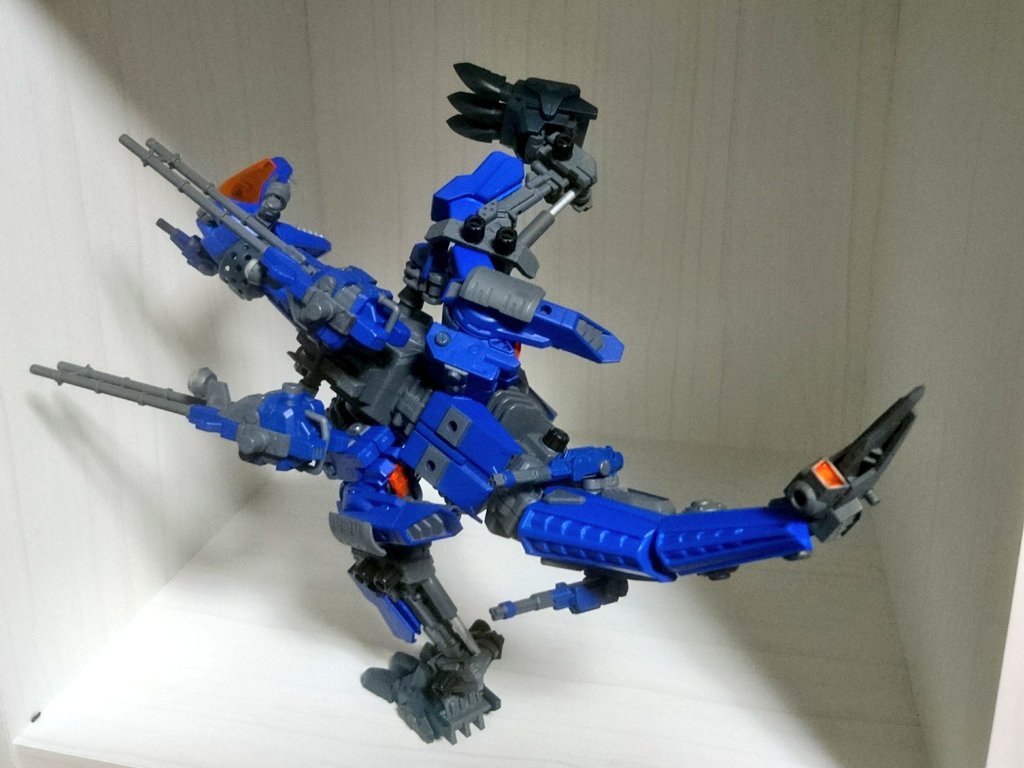 先代直伝のアロキック！も可能w
バランス調整で何とか一本立ち出来ます