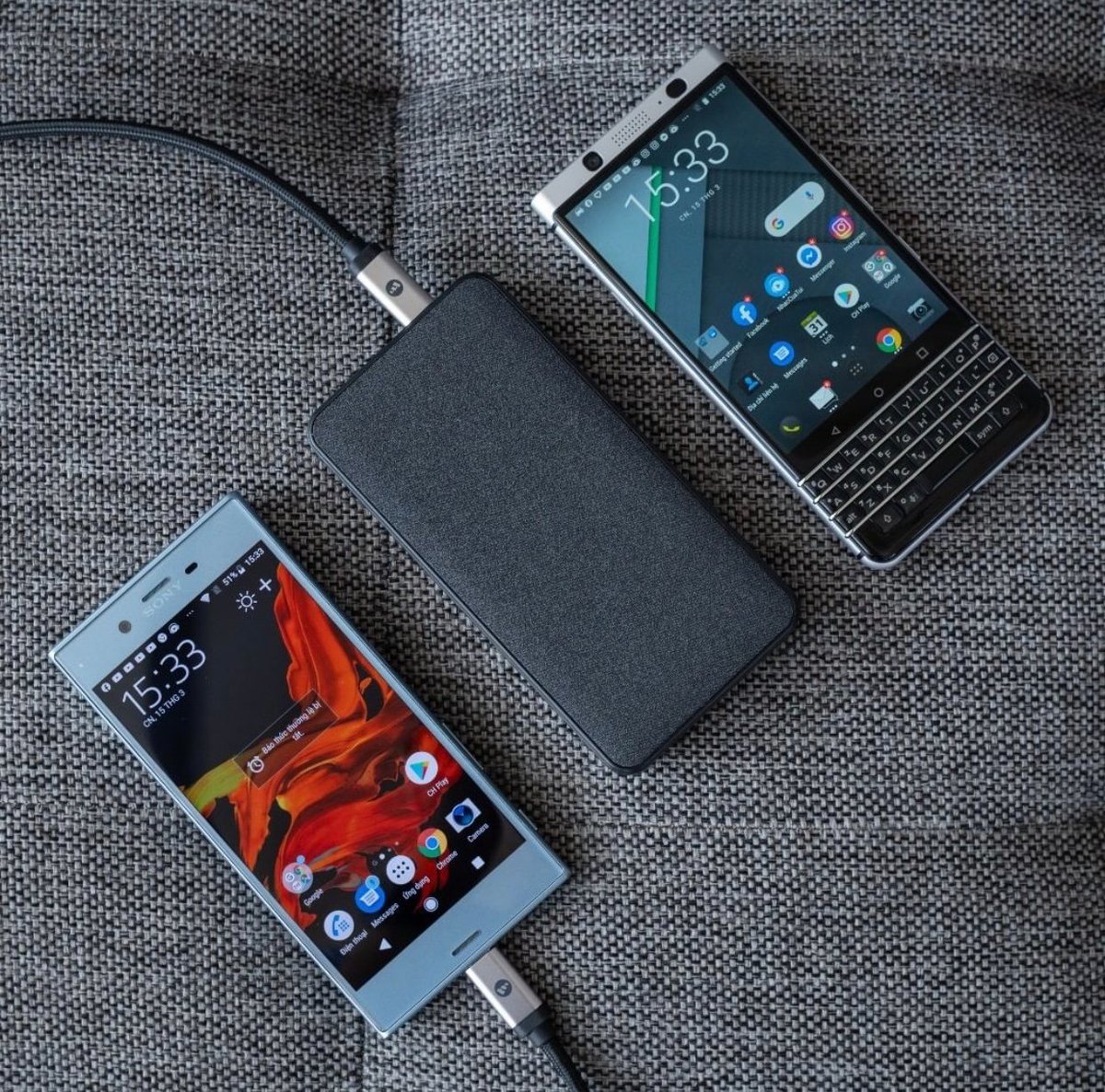 GoTalkUSA's tweet photo. 💥 for the first to correctly name these devices.
.
.
.
.
.
.
.
.
#blackberrykeyone #blackberry #blackberrymobile #keyone #bbkeyone #mophie #dauden #rim #sony #sonymobile #xperiaxzs #sonyxzs #sonyxperia #sonyxperiaxzs 📸@langkinhcongnghe https://t.co/JR0oaRDJP5