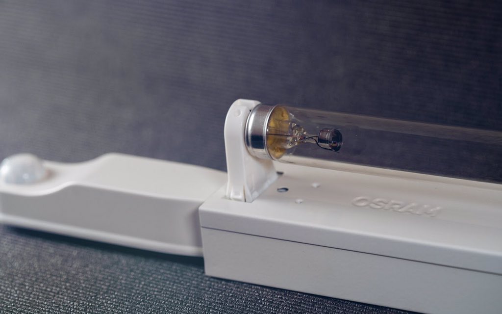 UvColombia's tweet photo. La bombilla PURITEC es un producto OSRAM desarrollado específicamente para generar una acción germinicida en el aire y superficies. Estas bombillas están disponibles en #DesinfeccionUvColombia en tres dispositivos #geminicidas: 1 Unidad movil UVC, 2 Caja UVC, y 3 lámpara Airzing https://t.co/w6jTBCSSUx