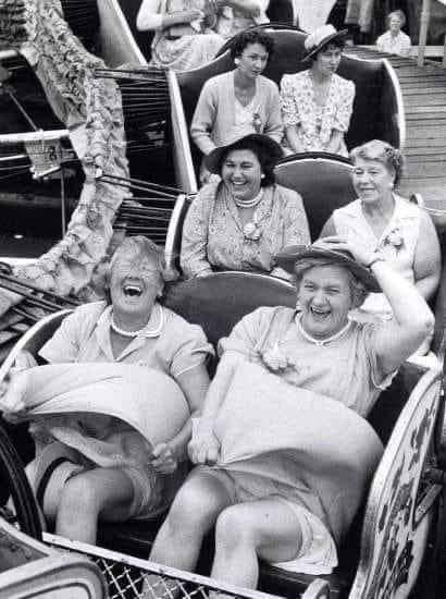 Hay que elegir como queremos vivir la vida.  Como las mozas de la tercera fila, las de la segunda o las de la primera.  Cada uno decide.