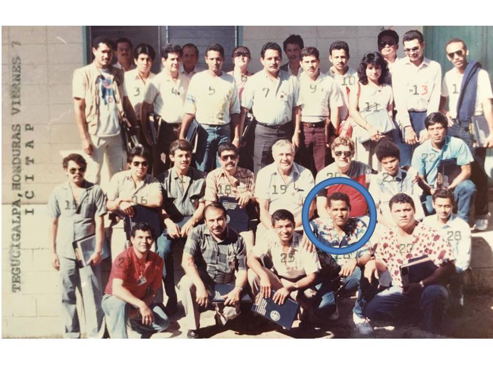 santanapaez1's tweet photo. El 14/8/1987 estudiamos investigación forense con el Departamento de Justicia de EE UU (ICITAP-FBI), confundir las diligencias preliminares que realiza el fiscal para determinar si una conducta es delictiva, con la investigación criminal de la policía, genera impunidad. https://t.co/rWQCc2Je9p