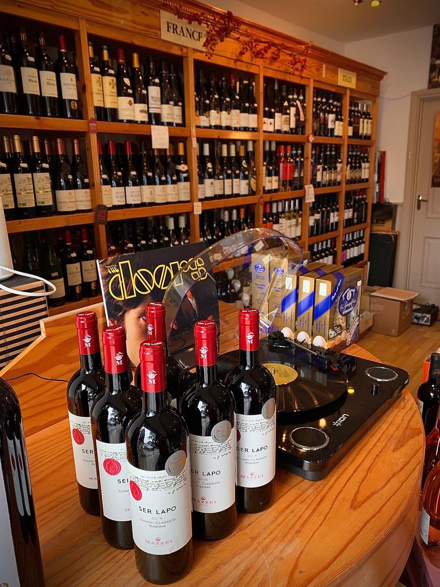 JohnNectar's tweet photo. Music 🎧 &amp; 🍷 Wine...what’s not to love... #WineWednesday https://t.co/pCeIfJiPnG