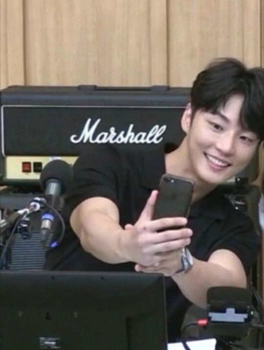 edsiyoon's tweet photo. I get lost in your smile.❣😍😘🤗💛
#윤시윤 #ユンシユン #尹施允 #yoonsiyoon #yoonshiyoon
#multitalentedsiyoon #wittysiyoonie #mrniceguy #lovablesiyoon #handsomeoppa #adorableoppa #hottieoppa #cleversiyoon
#ultimateheartthrob
#MahalKitaSiyoonie ❣😍😘🤗
Rooting For You Always https://t.co/bjDU19xDhd