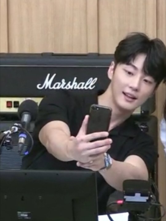 edsiyoon's tweet photo. I get lost in your smile.❣😍😘🤗💛
#윤시윤 #ユンシユン #尹施允 #yoonsiyoon #yoonshiyoon
#multitalentedsiyoon #wittysiyoonie #mrniceguy #lovablesiyoon #handsomeoppa #adorableoppa #hottieoppa #cleversiyoon
#ultimateheartthrob
#MahalKitaSiyoonie ❣😍😘🤗
Rooting For You Always https://t.co/bjDU19xDhd