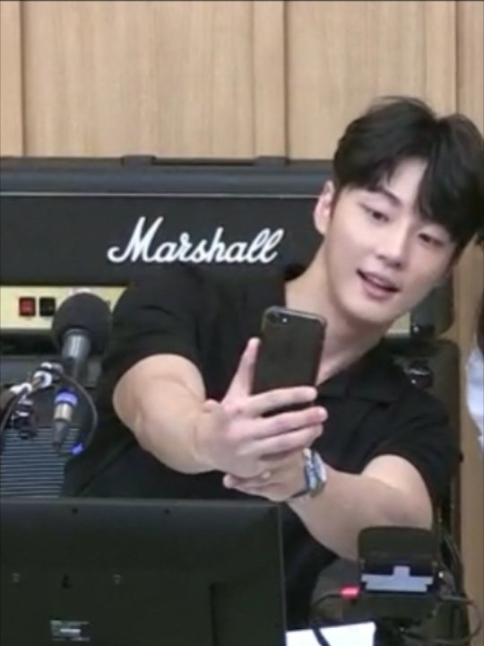 edsiyoon's tweet photo. I get lost in your smile.❣😍😘🤗💛
#윤시윤 #ユンシユン #尹施允 #yoonsiyoon #yoonshiyoon
#multitalentedsiyoon #wittysiyoonie #mrniceguy #lovablesiyoon #handsomeoppa #adorableoppa #hottieoppa #cleversiyoon
#ultimateheartthrob
#MahalKitaSiyoonie ❣😍😘🤗
Rooting For You Always https://t.co/nLA8uNCWL5