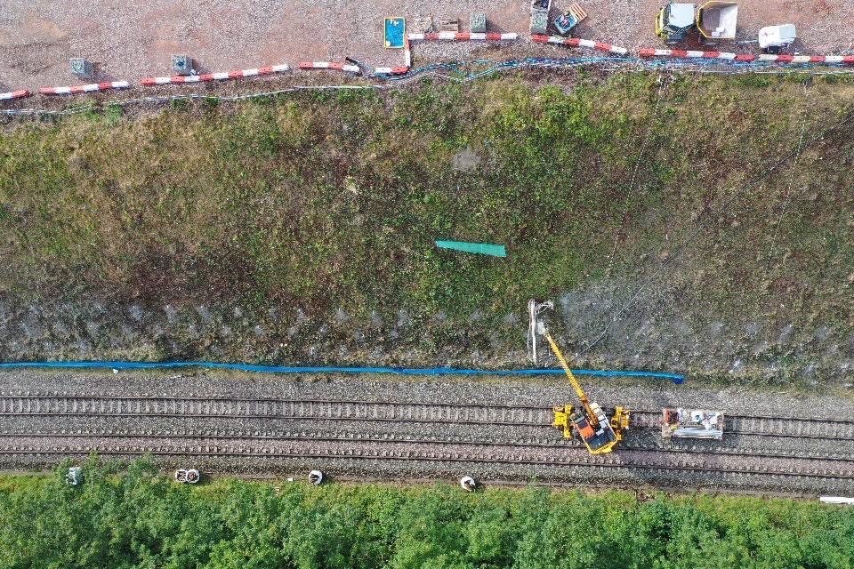 networkrail's tweet photo. π·ββοΈπ· Our engineers are hard at work at projects across Britain aimed at reducing the risks of landslips - and delays to passengers.
What causes #landslipsβ How do we try to prevent them and how do we respond when they happen?
β‘οΈ https://t.co/sTiTCsLdKo
#EssentialEngineering https://t.co/leNvzvf9vJ