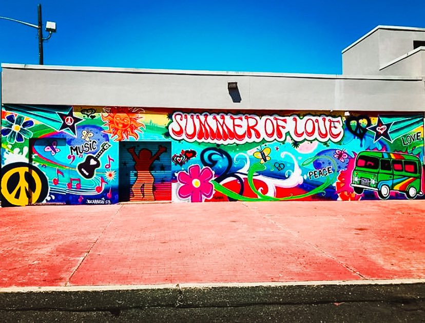 JourneyWJBlog's tweet image. ☮️🎶🌸🎨🦋💚I love a great mural! I found this one in Downtown Patchogue on Long Island. Where are your favorite mural spots?

#mural #muralart #streetart #graffiti #summeroflove #patchogue #longisland #summer #travel #travelblog #journeywithj