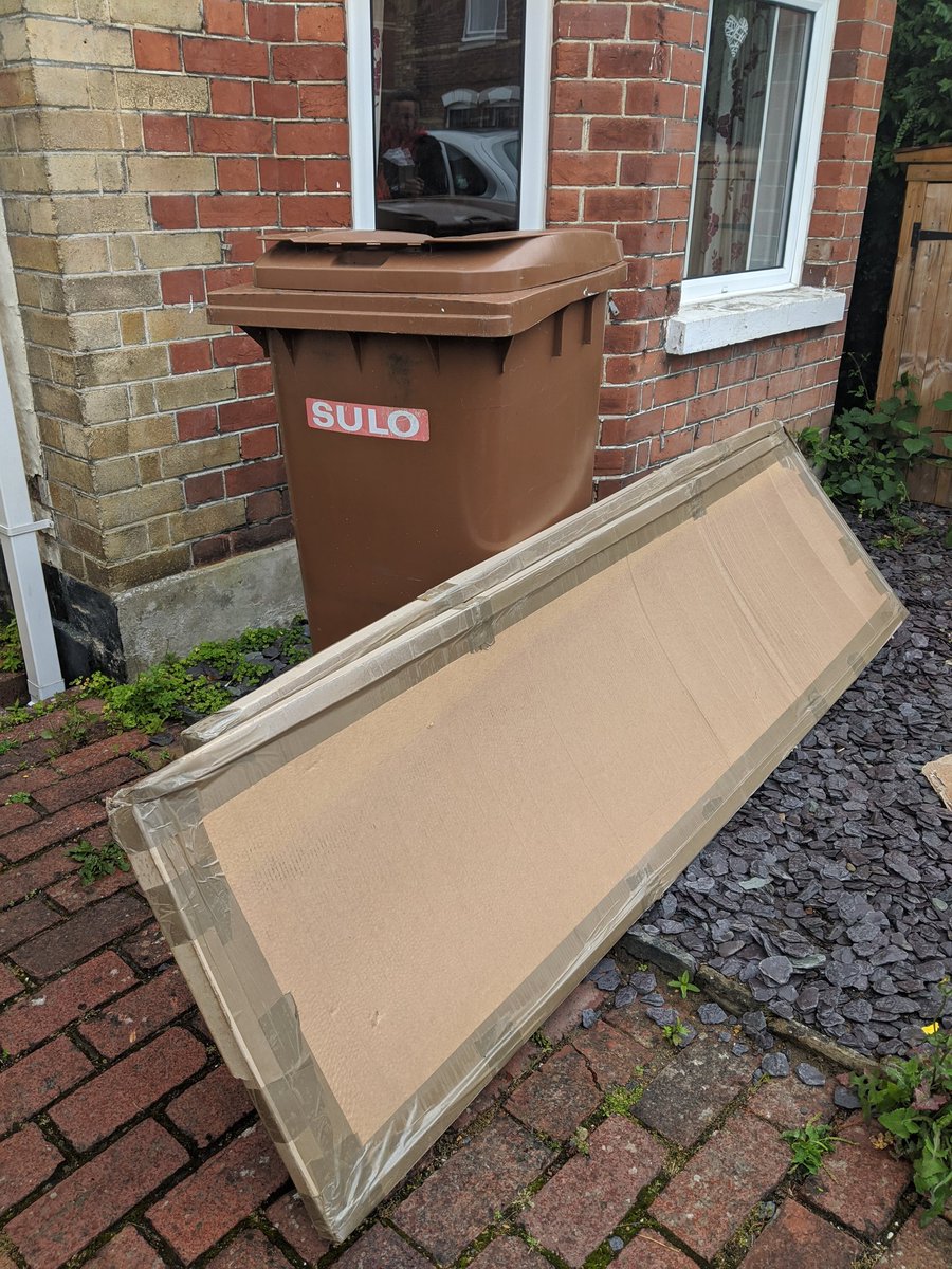 PollyBuck's tweet photo. Hey @TWellsCouncil why don't you like my cardboard?! Everything was else collected...☹️ https://t.co/13Q1YIZecN