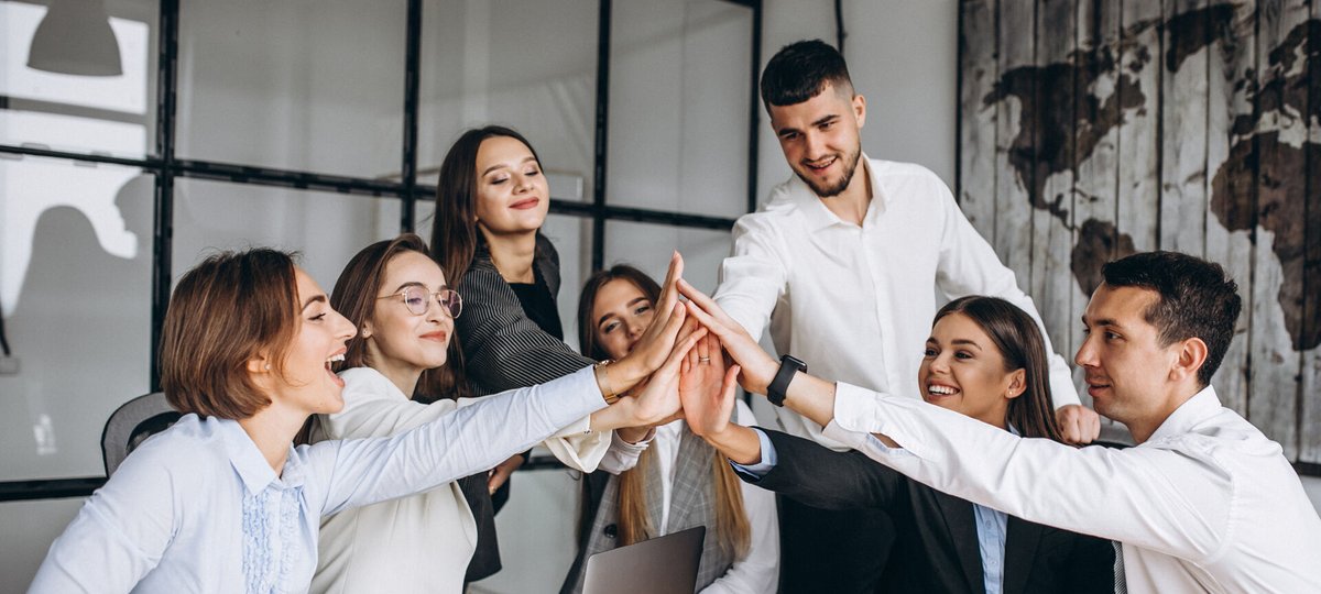 lambdagestion's tweet photo. ¿Sabes qué es un plan de carrera? Es una herramienta que te puede ayudar a mejorar tu relación con tus empleados, a la par que su rendimiento e implicación con la empresa. Si quieres que te ayudemos a elaborar un Plan de Carrera en tu negocio, haz clic: 

https://t.co/Pxl271gaA2 https://t.co/2vg7C0BglJ