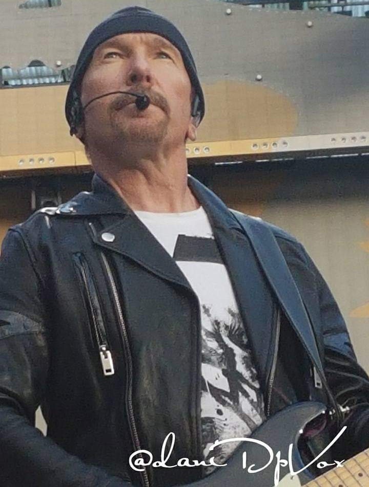 daniDpVox's tweet photo. 3 years ago #OnThisDay july 8, 2017 #U2 opened the European leg of the #TheJoshuaTreeTour2017 at the #TwickenhamStadium in #London 

#U2History #U2NewsIT #otd #Bono #TheEdge #AdamClayton #LarryMullenJr #U2TheJoshuaTree2017 #U2TheJoshuaTreeTour2017 https://t.co/ClGyYodLm6