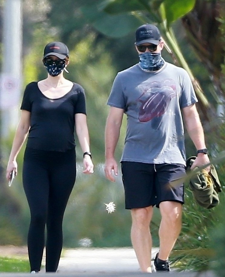cprattnews's tweet photo. Chris Pratt and Katherine Schwarzenegger in Santa Monica on 04/07. https://t.co/fhYzGSTBMe