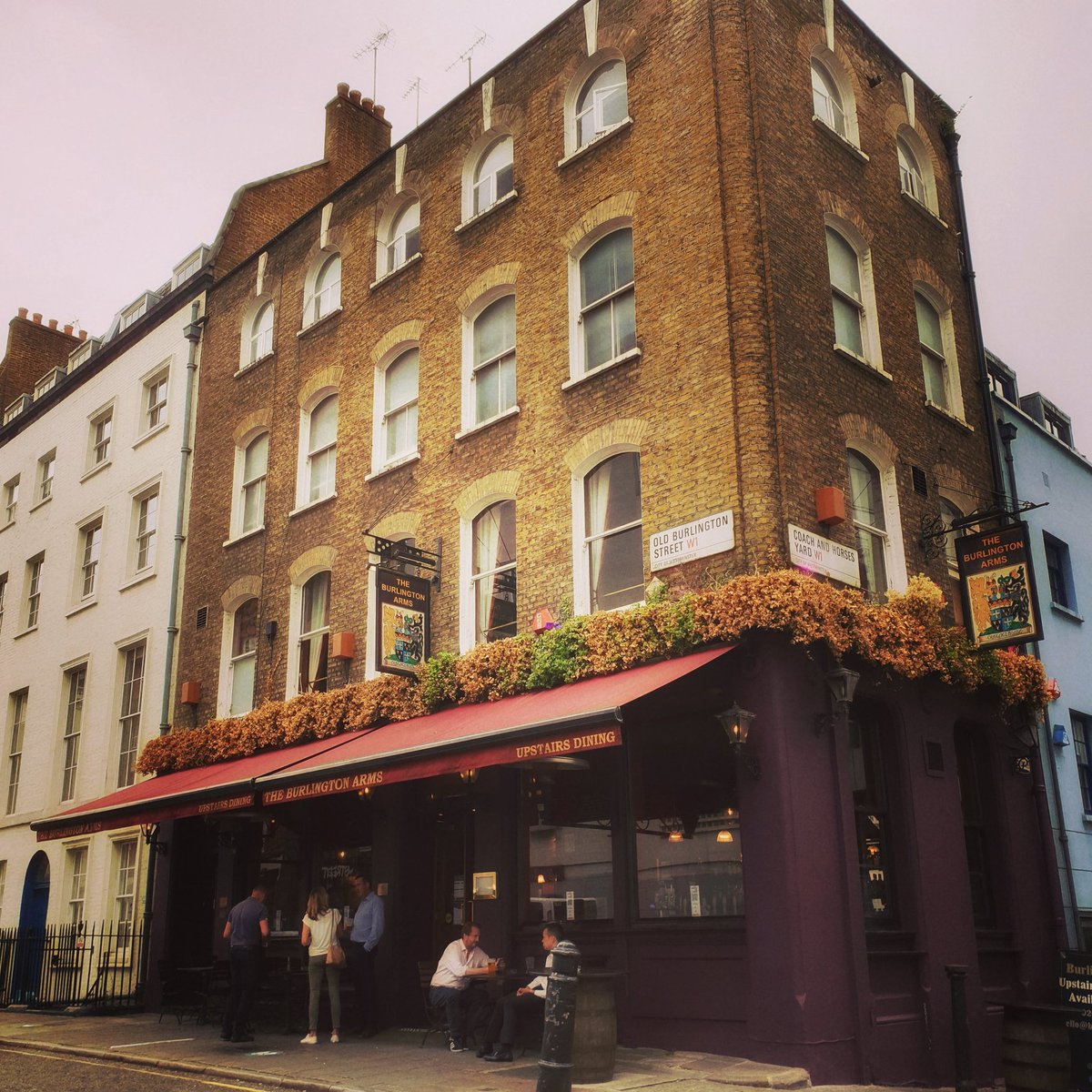 We are happy to welcome you back!!! Reduced opening hours Wednesday to Friday from 4pm (Kitchen Close until further notice).
Come say hi!!
#welcomebackpubs #burlingtonarms #myfavouritepub #afterworkpint #ilovebeer #ilovewine #classiclondonpub #hiddenlondonpubs #fancyapint