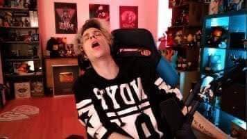 455isela2's tweet photo. @AlexbyMexico 🤣🤣 https://t.co/ojR01CKCHU