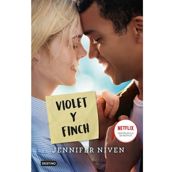 PelisPlay1's tweet photo. VIOLET &amp; FINCH
Dos adolescentes luchan con las heridas emocionales y físicas de su pasado. Juntos, descubren que hasta los momentos más pequeños pueden ser relevantes. https://t.co/8QeMQTDDb6