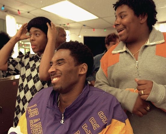 Kobe with Keenan and Kel in 1998. 📸