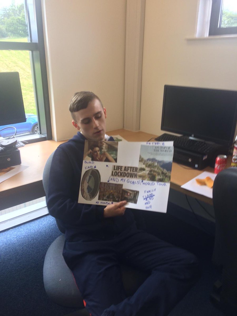 bernieddevlin's tweet photo. Fantastic effort by our #Connect2 employability group today. Looking ahead 2 their future, what they want 2 achieve and how we can support them to get there. Always amazed by the young people we work with 🙌🏻 @FARE_Scotland @InspiringSland @Jimmy_FARE @moveonscotland @BuildingBFF https://t.co/eNIiBPCkIq