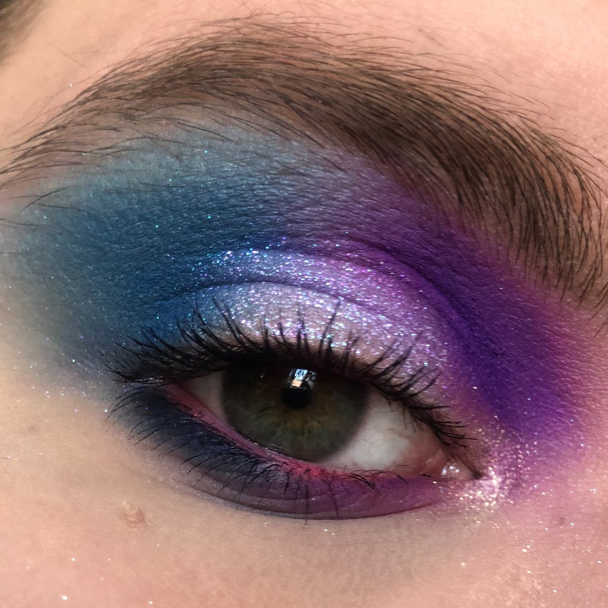 mickamrl's tweet image. day 8/100 of #100daysofmakeupchallenge 

@MakeupRVLTN x Alexis Stone palettes

ig : mickupytb
instagram.com/mickupytb