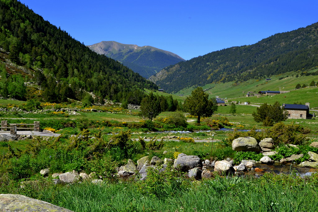 Sortida a la Seu d'Urgell i Principat d'Andorra del 31 de juliol al 2 d'agost #SortidesCulturals #PolViatges #laseudurgell #andorra #descobreixcatalunya #catalunyaexperience
polviatges.com/calendari-cult…