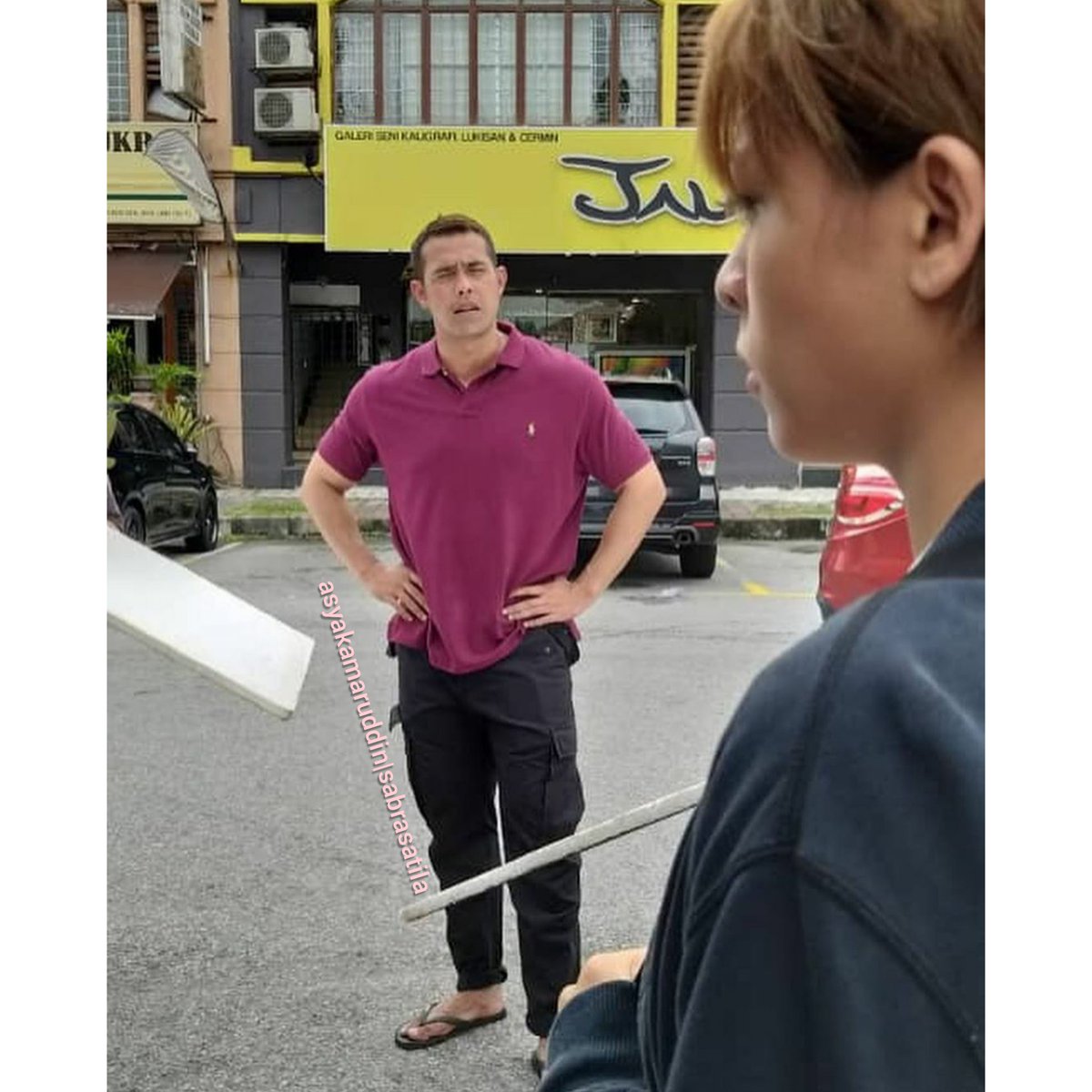 sabratila's tweet photo. Weitsss .. Ryan kenape ni .. macam marah je ... u ni pulak dah buat apa Hanis .. adoiii
#RyanAralyn
#AkasiaTV3
#25sept2020
@zul_ariffin86 as Ryan
#Fifyazmi as Hanis
#Qaisworksproduction
cr.pict #itsasyakamaruddin ( script writer)
So don't miss it guys !
kita war war kan yer https://t.co/62POuQd1US