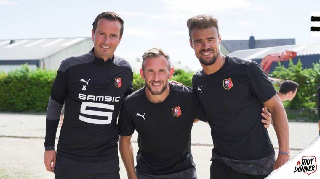 ACTUSRFC2's tweet photo. Les vainqueurs du jour💪 lors du match de pétanque #actusrfc #insolite #srfc https://t.co/c7i2ss3h7C